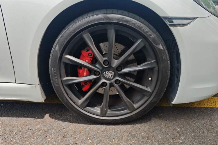 Used Porsche 718 2016 Boxster S 2.5T Right Front Wheel Hub