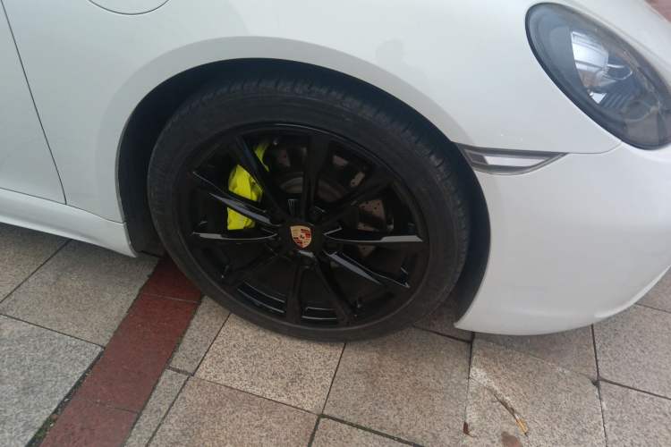Used Porsche 718 2016 Boxster 2.0T Right Front Wheel Hub
