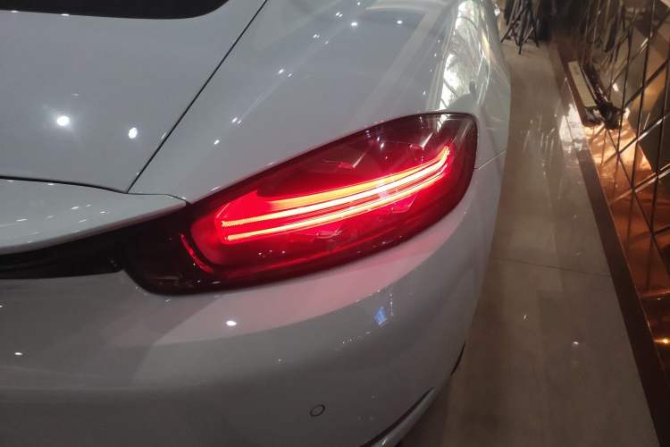 Used Porsche 718 2016 Cayman 2.0T Right Rear Taillight