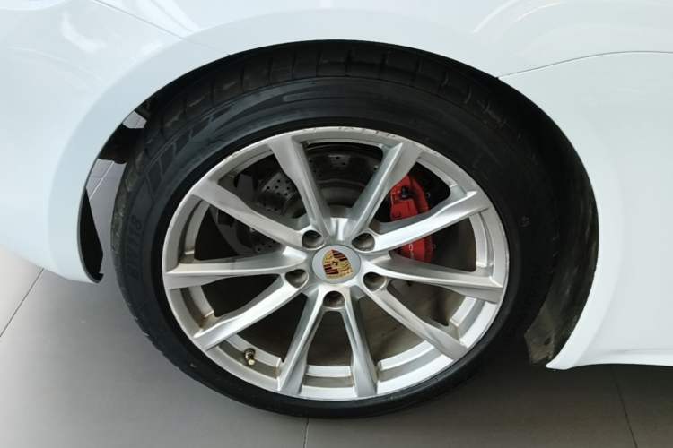 Used Porsche 718 2016 Boxster 2.0T Right Rear Wheel Hub