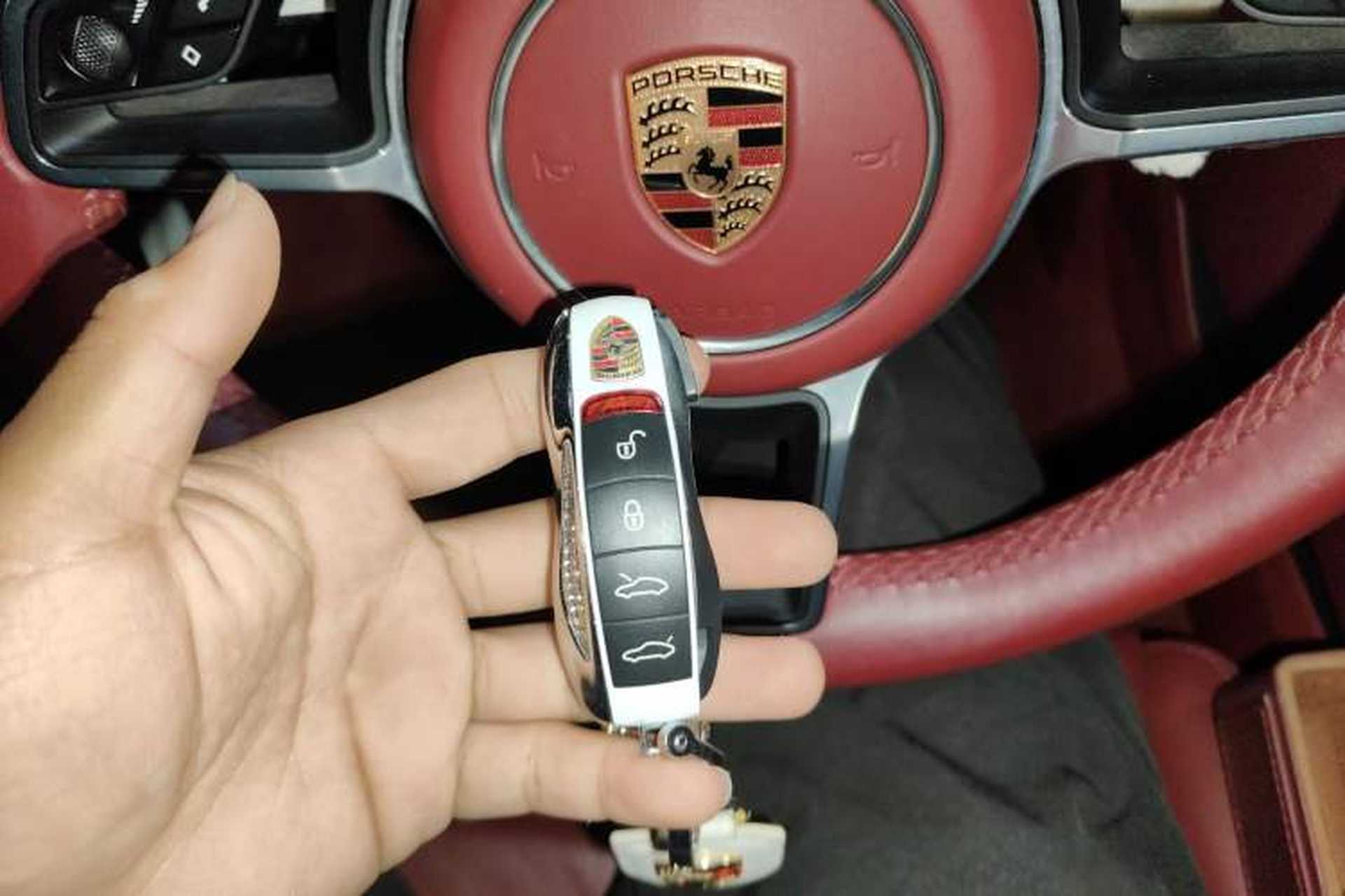 Used Porsche 718 2016 Cayman 2.0T Vehicle Key