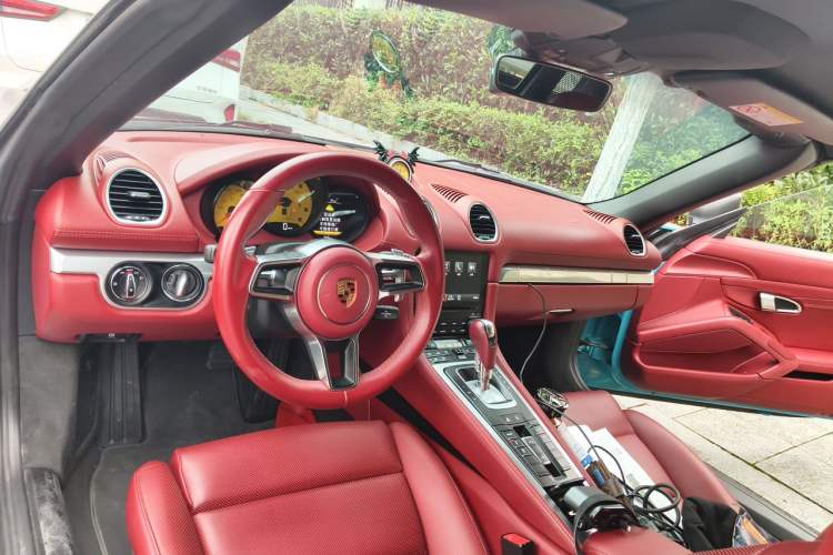 Used Porsche 718 2016 Boxster 2.0T Center Console