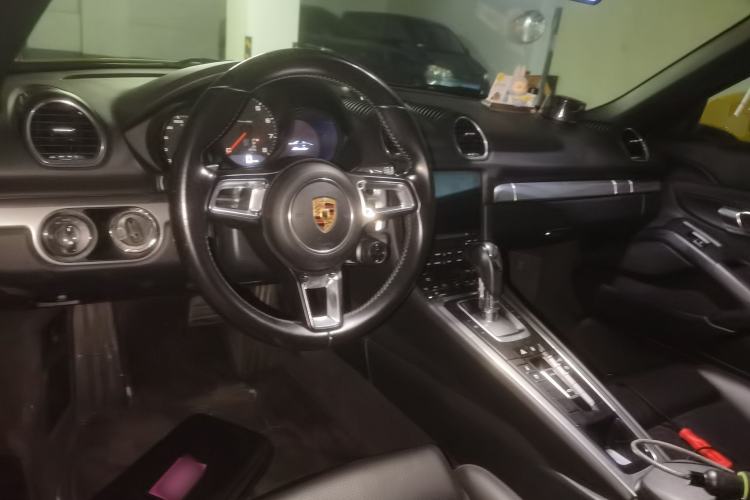 Used Porsche 718 2016 Boxster 2.0T Center Console