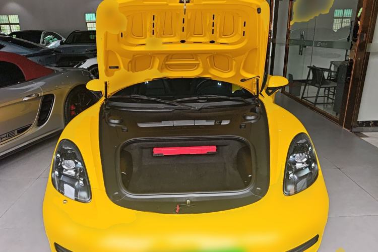 Used Porsche 718 2016 Cayman 2.0T Engine Bay