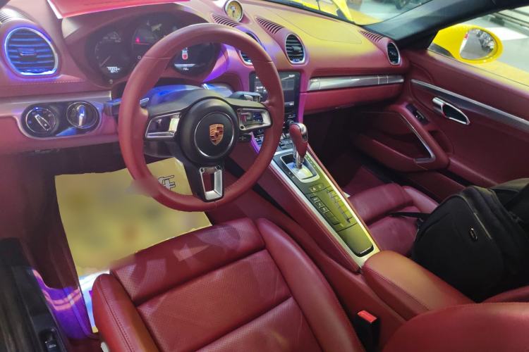 Used Porsche 718 2016 Cayman 2.0T Interior 2