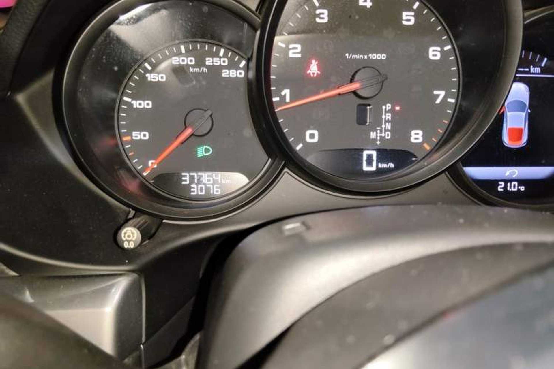 Used Porsche 718 2016 Cayman 2.0T Odometer Close Up