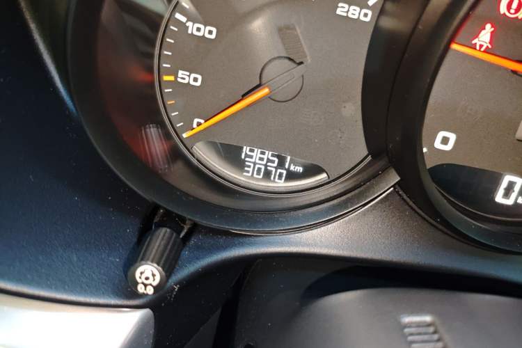 Used Porsche 718 2016 Cayman 2.0T Odometer Close Up