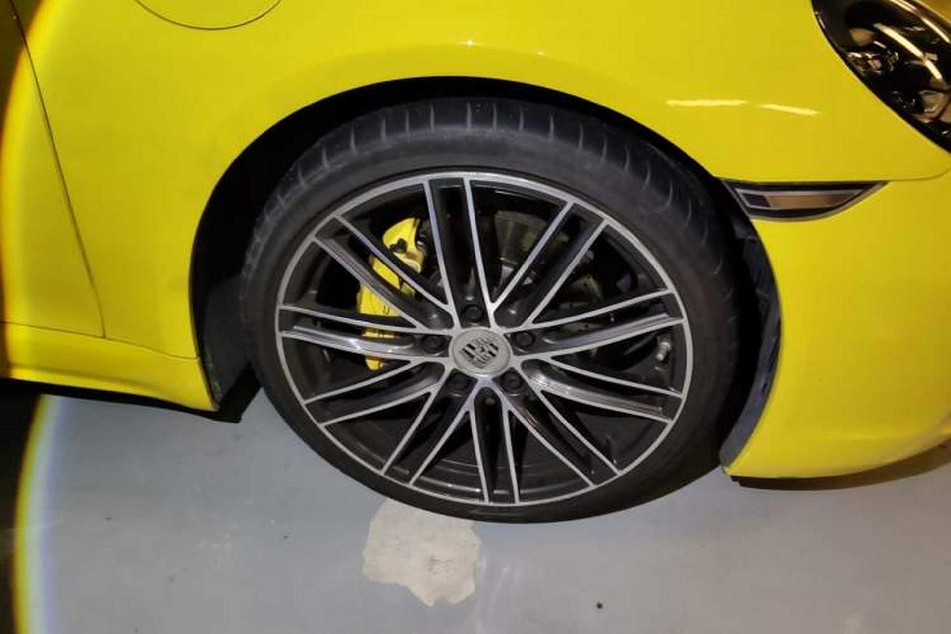 Used Porsche 718 2016 Cayman 2.0T Right Front Wheel Hub