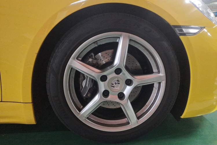 Used Porsche 718 2016 Boxster 2.0T Right Front Wheel Hub
