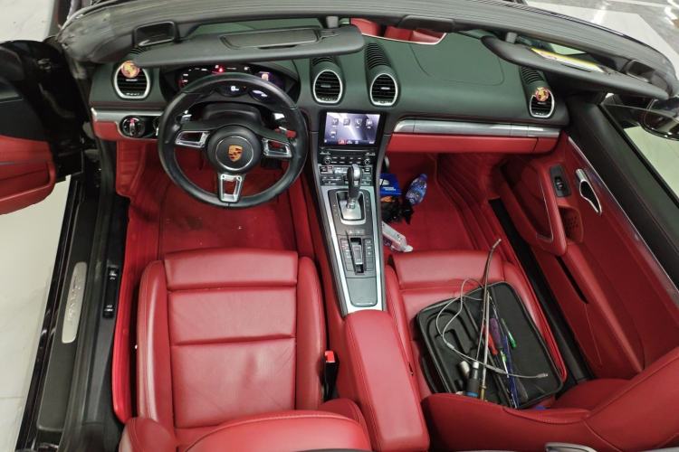 Used Porsche 718 2018 Boxster 2.0T Center Console
