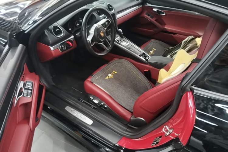Used Porsche 718 2018 Cayman 2.0T Driver Seat