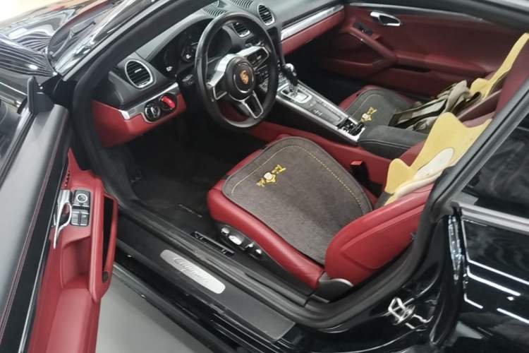 Used Porsche 718 2018 Cayman 2.0T Driver Seat