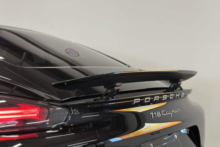 Used Porsche 718 2018 Cayman 2.0T Exterior 9