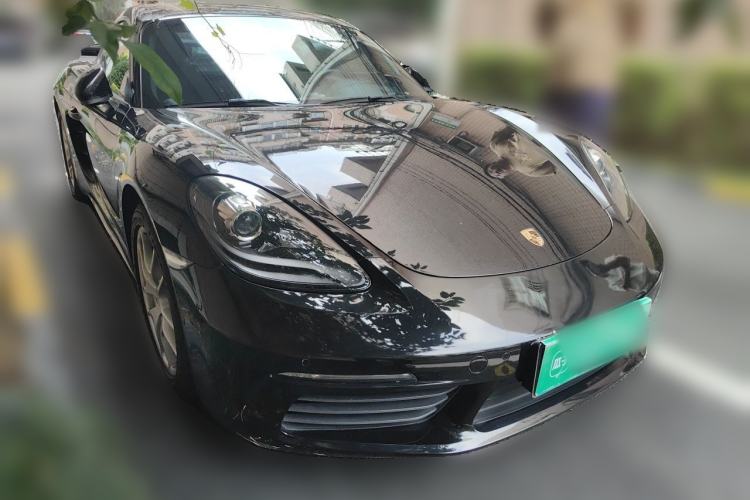 Used Porsche 718 2018 Cayman 2.0T Front Right 45 Deg