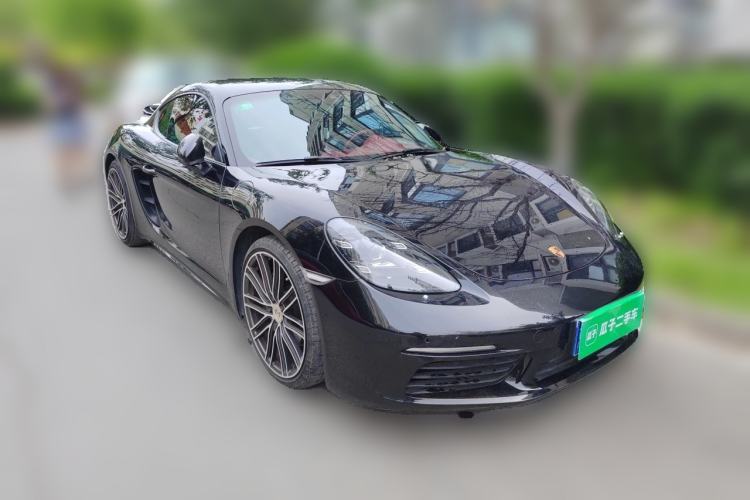 Used Porsche 718 2018 Cayman 2.0T Front Right 45 Deg