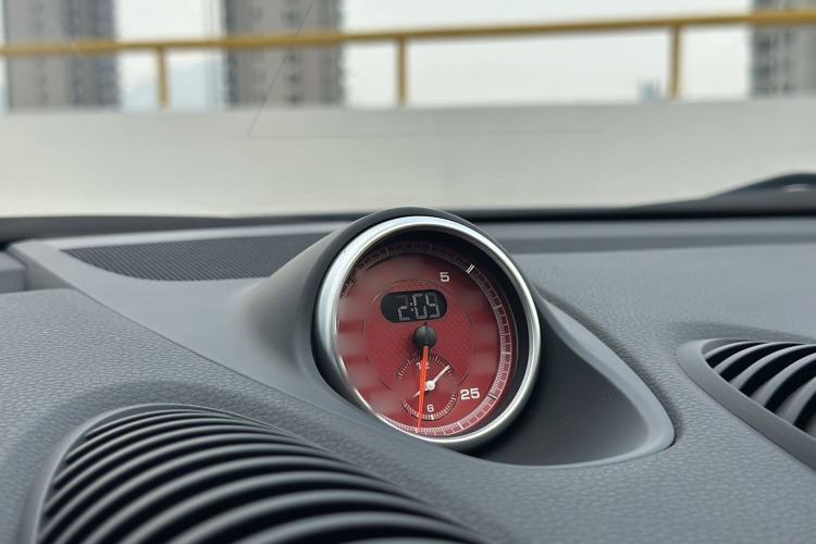 Used Porsche 718 2018 Cayman 2.0T Interior 3