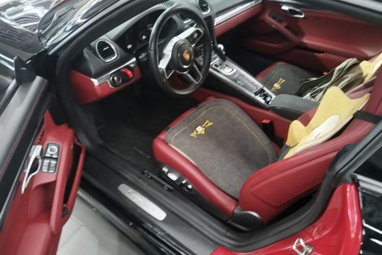 Used Porsche 718 2018 Cayman 2.0T Left Front Seat