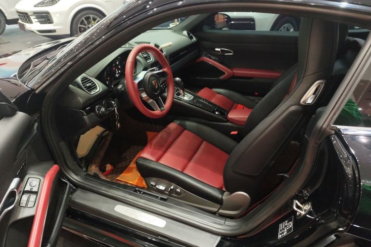 Used Porsche 718 2018 Cayman 2.0T Left Front Seat