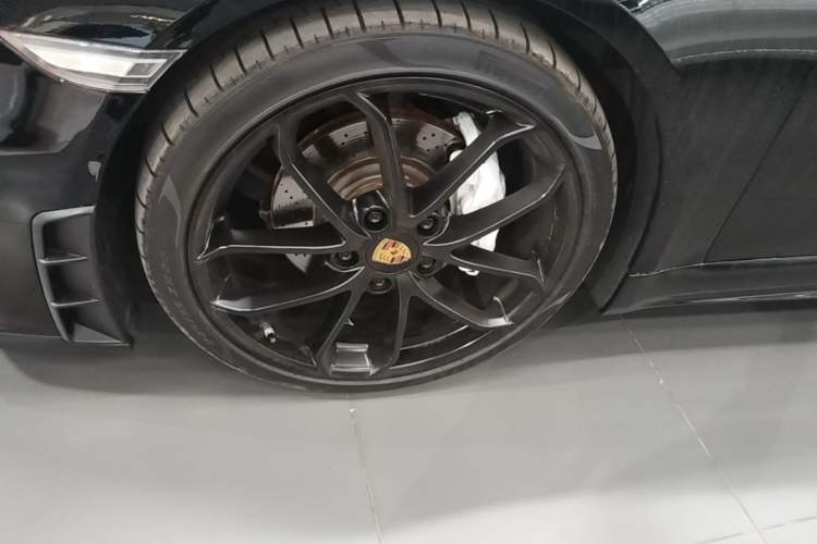Used Porsche 718 2018 Cayman 2.0T Left Front Wheel Hub