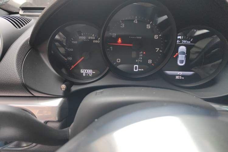 Used Porsche 718 2018 Cayman 2.0T Odometer Close Up