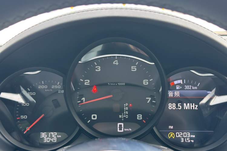 Used Porsche 718 2018 Cayman 2.0T Odometer Close Up