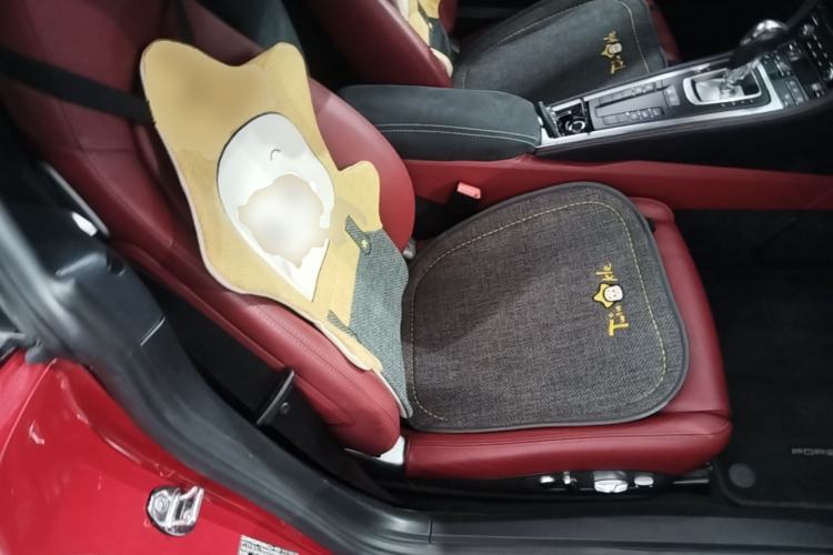 Used Porsche 718 2018 Cayman 2.0T Right Front Seat