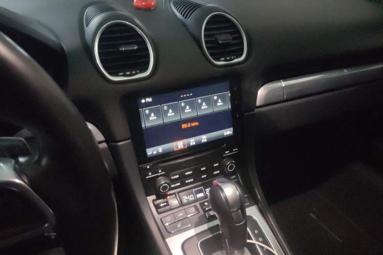 Used Porsche 718 2018 Cayman 2.0T Audio And AC Panel