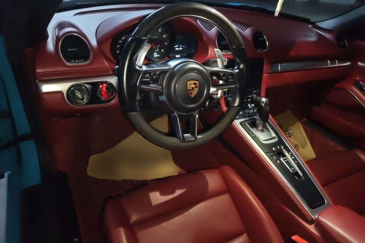 Used Porsche 718 2018 Boxster 2.0T Center Console