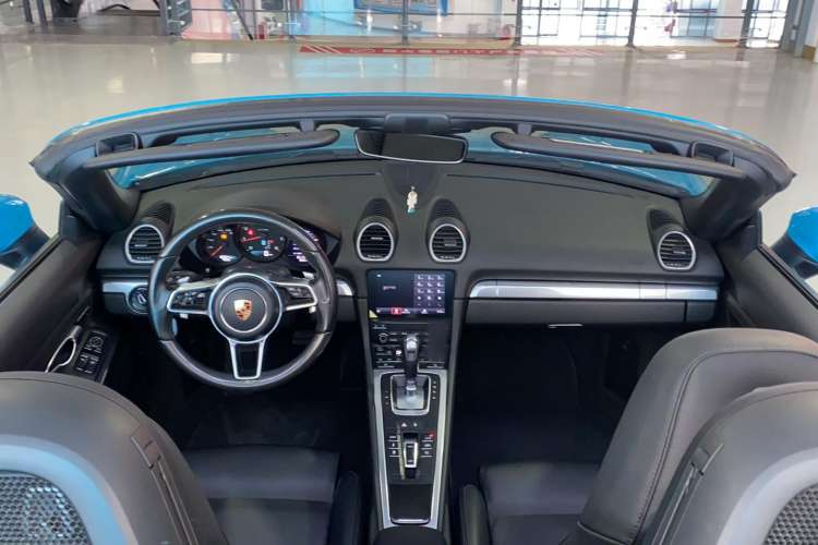 Used Porsche 718 2018 Boxster 2.0T Center Console