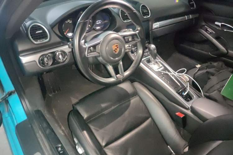 Used Porsche 718 2018 Cayman 2.0T Center Console