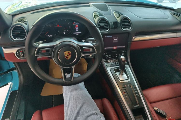Used Porsche 718 2018 Cayman 2.0T Center Console