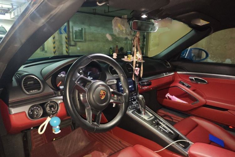 Used Porsche 718 2018 Boxster 2.0T Center Console