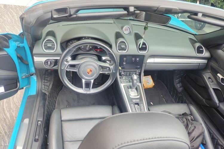 Used Porsche 718 2018 Boxster 2.0T Center Console
