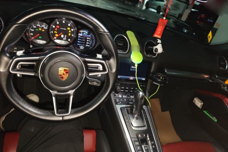 Used Porsche 718 2018 Boxster 2.0T Center Console