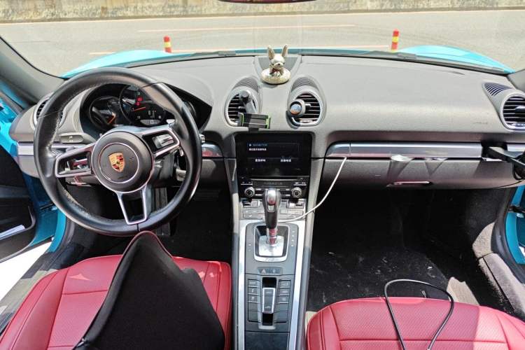 Used Porsche 718 2018 Boxster 2.0T Center Console