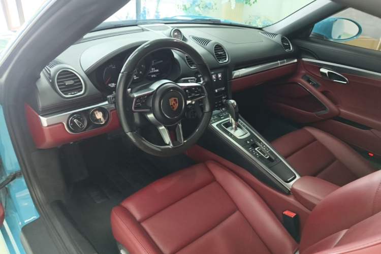Used Porsche 718 2018 Boxster 2.0T Center Console
