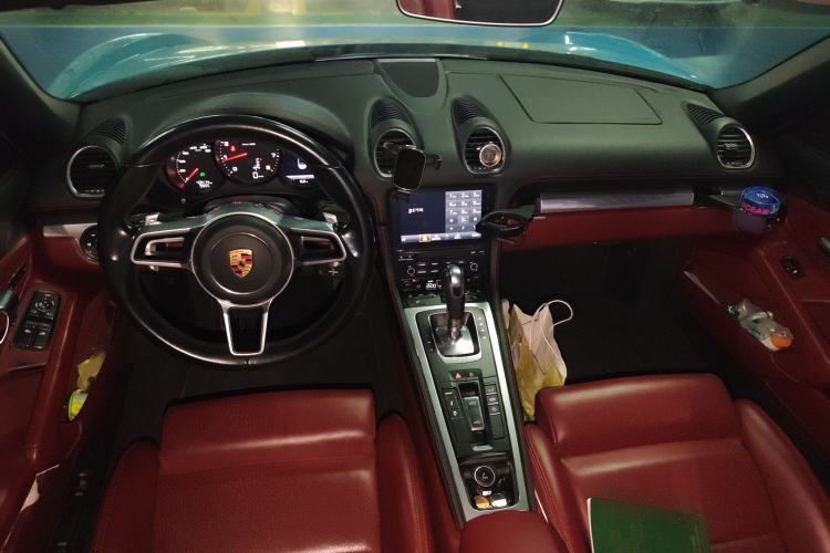 Used Porsche 718 2018 Boxster 2.0T Center Console