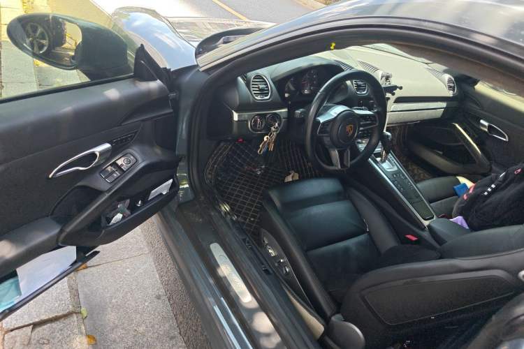 Used Porsche 718 2018 Cayman 2.0T Driver Seat