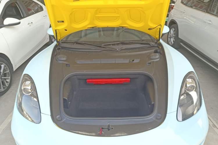 Used Porsche 718 2018 Boxster 2.0T Engine Bay