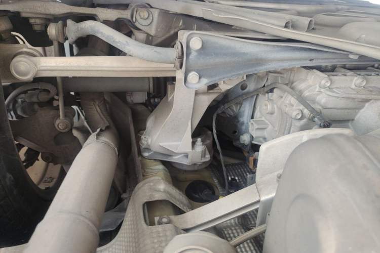 Used Porsche 718 2018 Boxster 2.0T Engine Bay Left