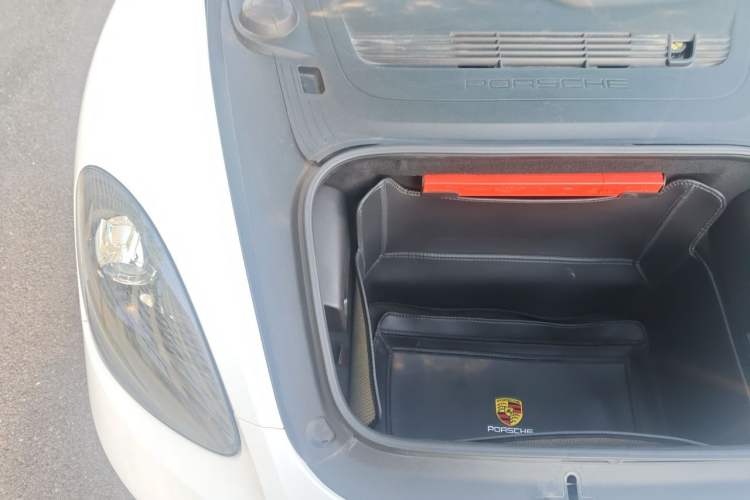 Used Porsche 718 2018 Boxster 2.0T Engine Bay Right