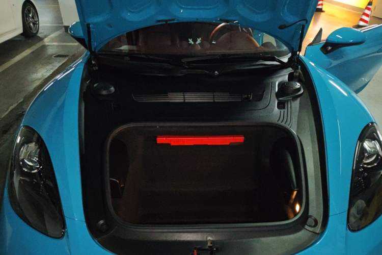 Used Porsche 718 2018 Boxster 2.0T Engine Bay Right