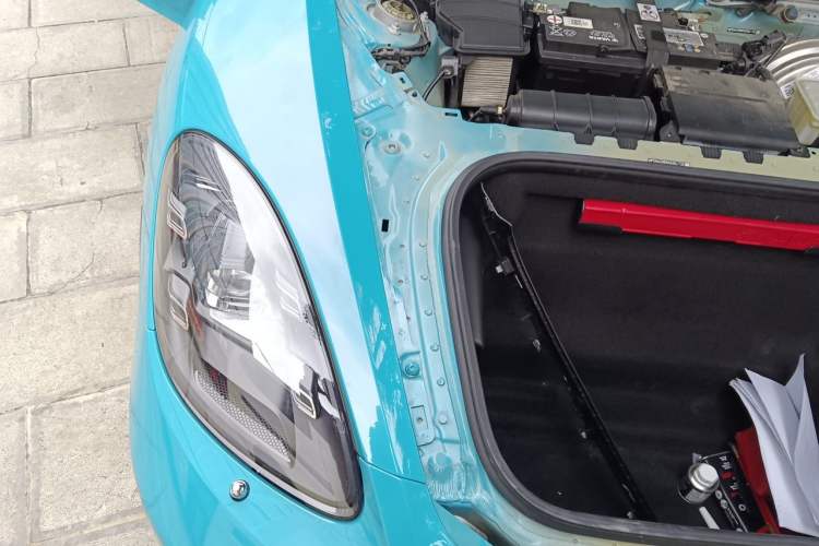 Used Porsche 718 2018 Cayman 2.0T Engine Bay Right
