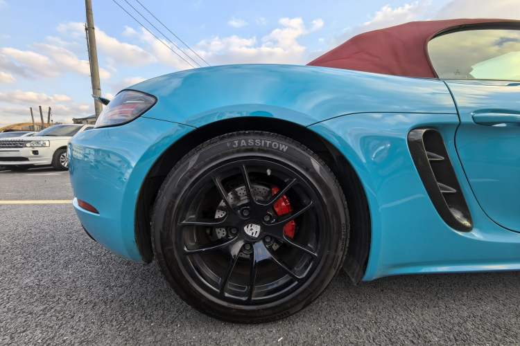 Used Porsche 718 2018 Boxster 2.0T Exterior 11