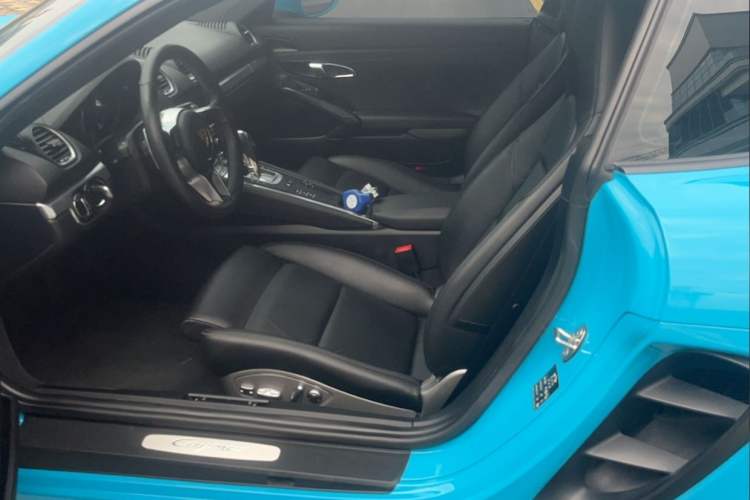 Used Porsche 718 2018 Cayman 2.0T Exterior 12