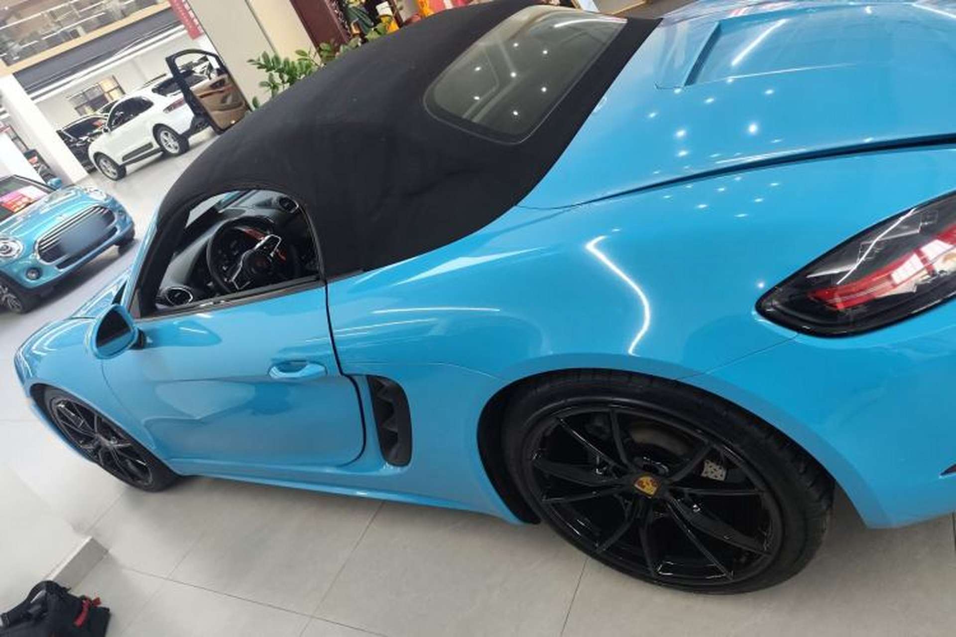 Used Porsche 718 2018 Boxster 2.0T Exterior 3