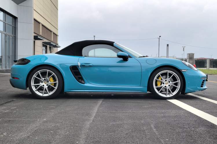 Used Porsche 718 2018 Boxster 2.0T Exterior 3