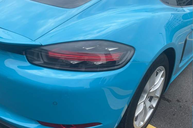 Used Porsche 718 2018 Cayman 2.0T Exterior 8