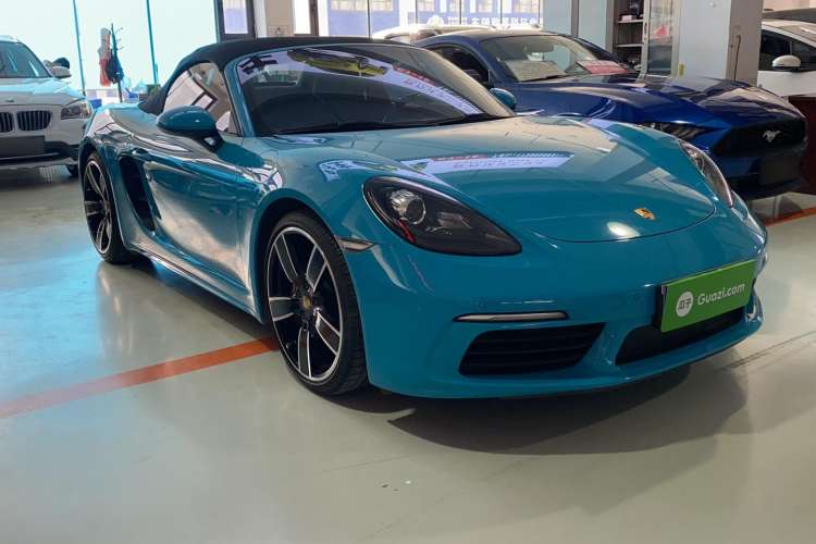 Used Porsche 718 2018 Boxster 2.0T Front Right 45 Deg