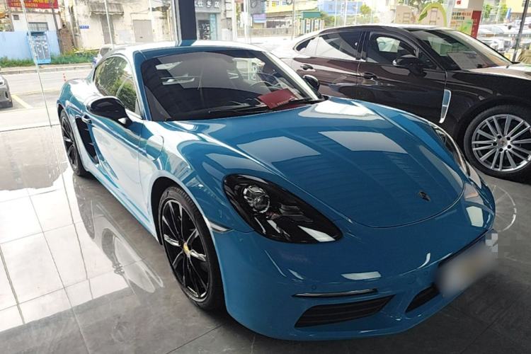 Used Porsche 718 2018 Cayman 2.0T Front Right 45 Deg
